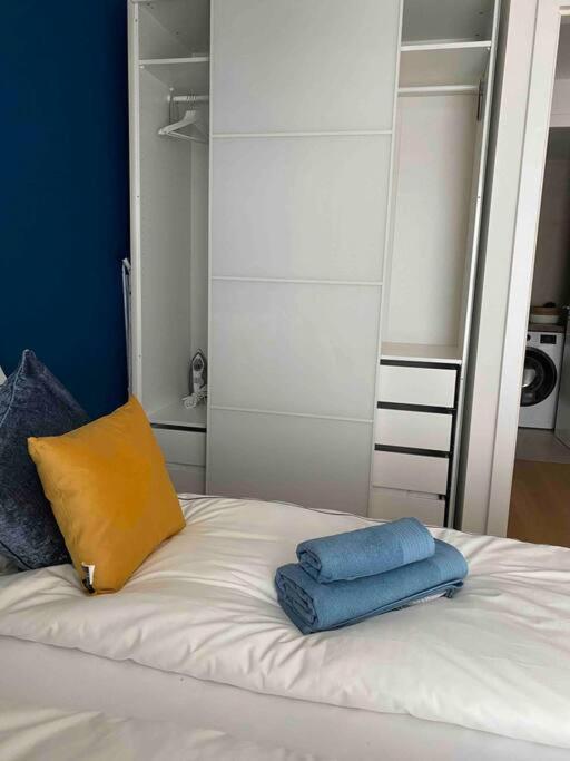 Modern Apartment Near Stadtpark Виена Екстериор снимка
