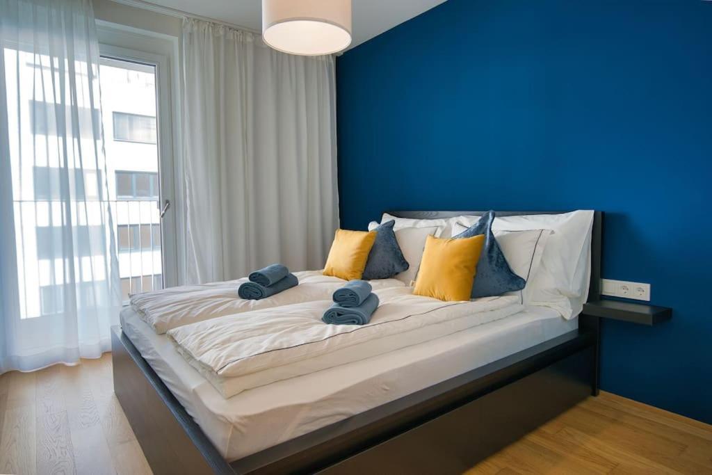 Modern Apartment Near Stadtpark Виена Екстериор снимка