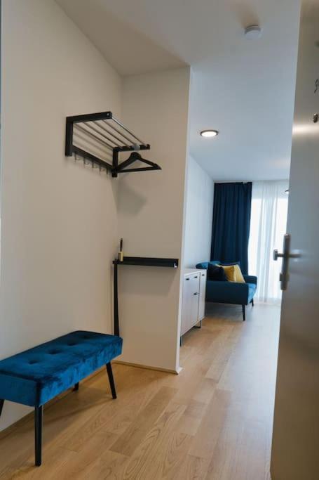 Modern Apartment Near Stadtpark Виена Екстериор снимка