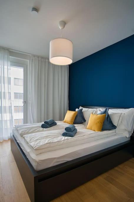 Modern Apartment Near Stadtpark Виена Екстериор снимка